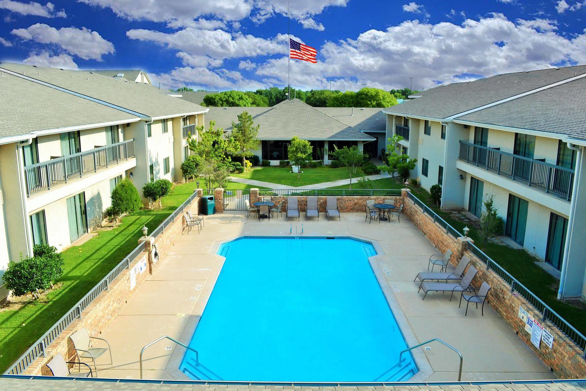 Ashmore Inn And Suites Lubbock Exterior foto