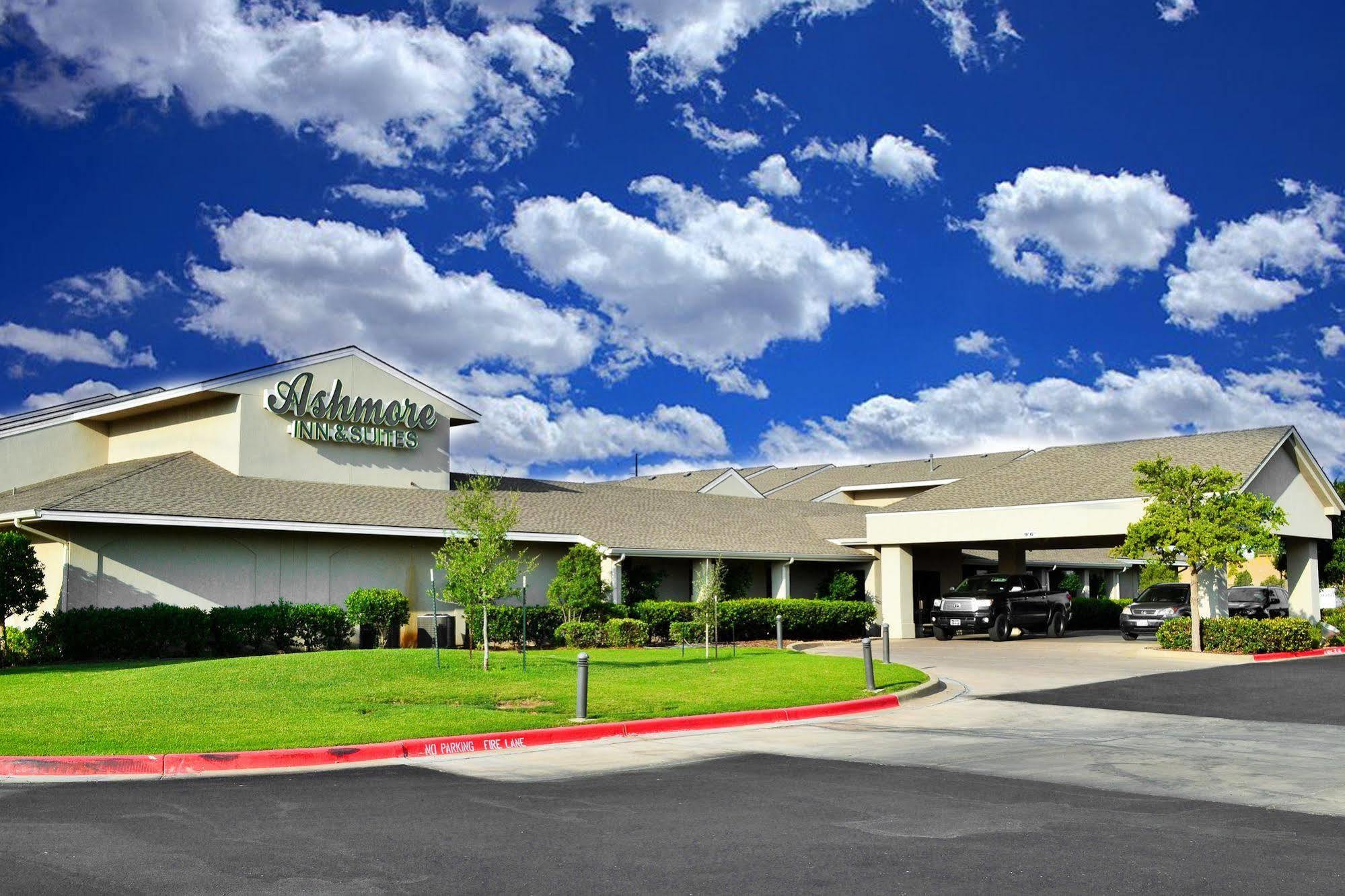 Ashmore Inn And Suites Lubbock Exterior foto
